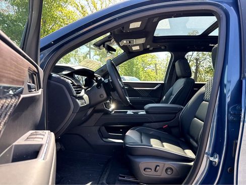 New 2026 GMC Acadia Denali w/ Super Cruise Package AWD/4WD image 9
