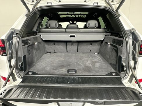 Used 2024 BMW X5 xDrive40i w/ M Sport Package AWD/4WD image 25
