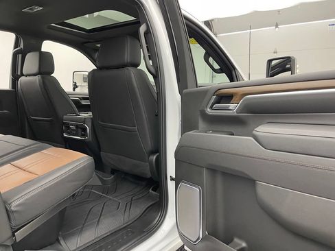 Used 2026 Chevrolet Silverado 3500 High Country w/ High Country Premium Package AWD/4WD image 41
