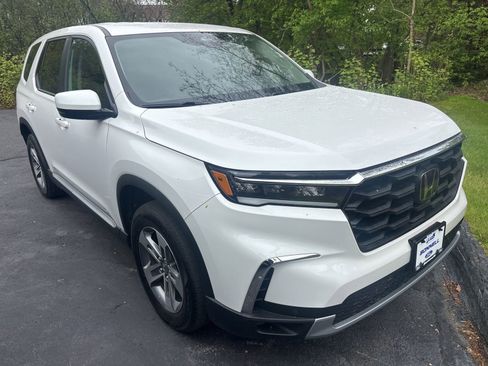 Used 2023 Honda Pilot EX-L image 3