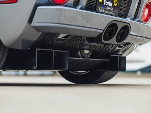 Used 2006 Ford GT RWD image 15