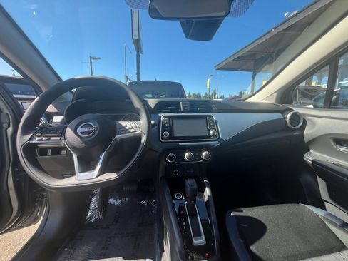 Used 2025 Nissan Versa SV image 33