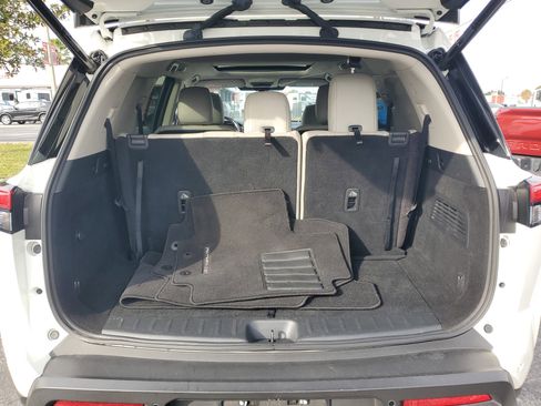 Certified 2022 Nissan Pathfinder SV w/ SV Premium Package image 7