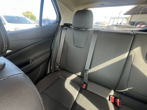 Used 2025 Buick Encore GX Preferred image 39