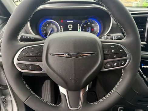 New 2026 Chrysler Pacifica Select AWD/4WD image 22