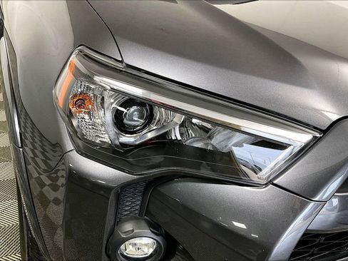 Used 2022 Toyota 4Runner SR5 image 28