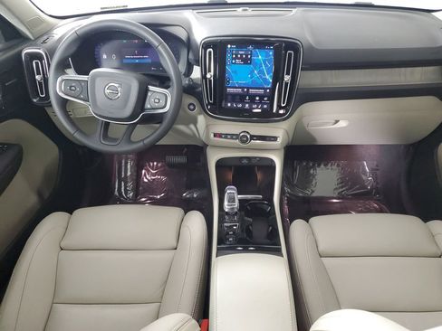 Certified 2024 Volvo XC40 B5 Ultimate w/ Protection Package Premier AWD/4WD image 17