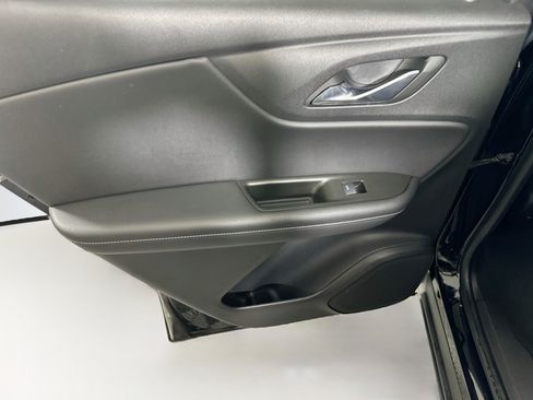 Used 2025 Chevrolet Blazer LT FWD image 25