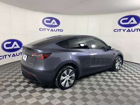 Used 2023 Tesla Model Y Long Range AWD/4WD image 3