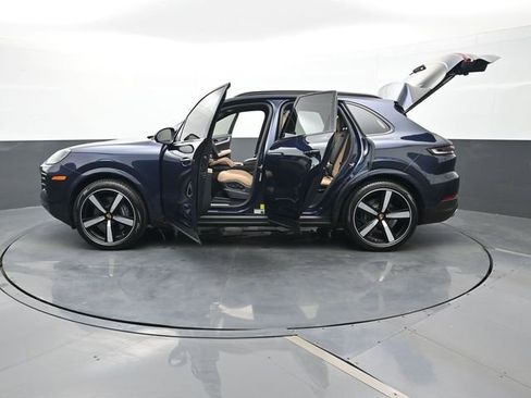 New 2025 Porsche Cayenne AWD/4WD image 29