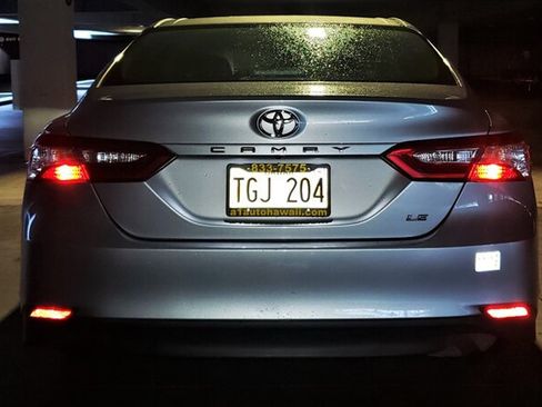 Used 2018 Toyota Camry LE FWD image 8