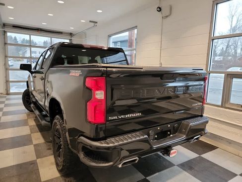 Used 2019 Chevrolet Silverado 1500 Custom Trail Boss w/ Custom Convenience Package image 3