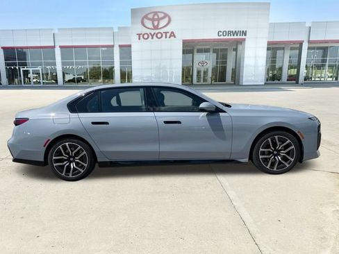 Used 2025 BMW 740i xDrive AWD/4WD image 6