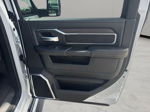 New 2026 RAM 3500 Laramie AWD/4WD image 11