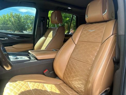 Used 2021 Cadillac Escalade Sport w/ Driver Assist Tech Package AWD/4WD image 8