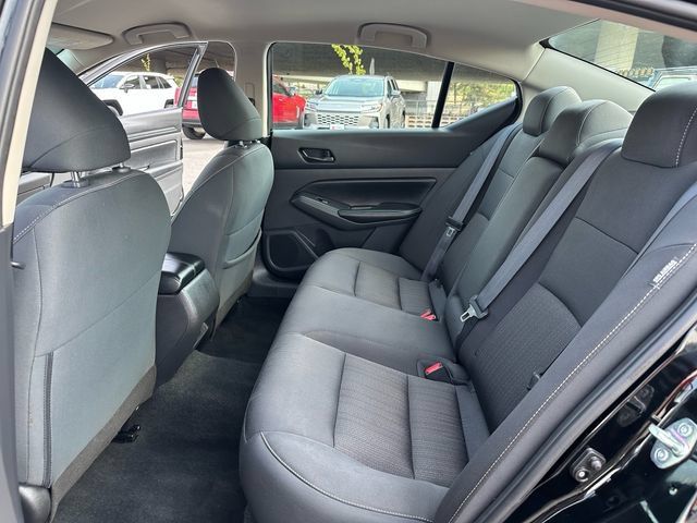 Used 2025 Nissan Altima 2.5 SV FWD image 25