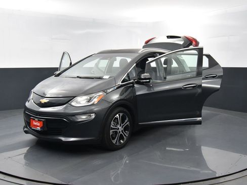Used 2017 Chevrolet Bolt Premier w/ Driver Confidence II Package image 36