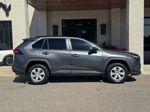 Used 2021 Toyota RAV4 LE image 14