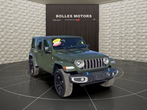 Used 2024 Jeep Wrangler Unlimited Sahara image 1