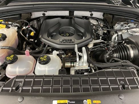 Certified 2022 Jeep Grand Cherokee Trailhawk image 33