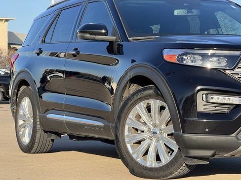 Used 2020 Ford Explorer Limited image 3