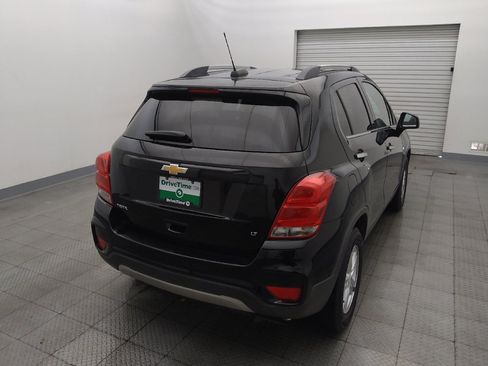Used 2018 Chevrolet Trax LT w/ LT Convenience Package FWD image 7