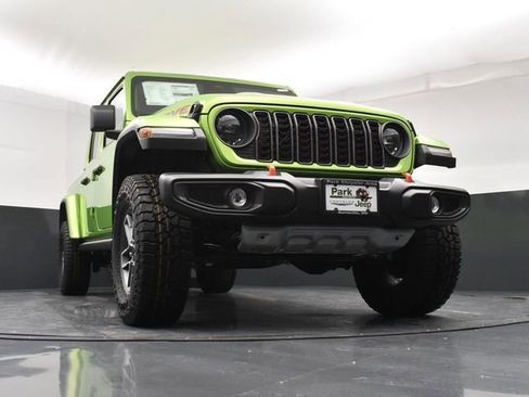 New 2026 Jeep Gladiator Mojave w/ Safety Group AWD/4WD image 19