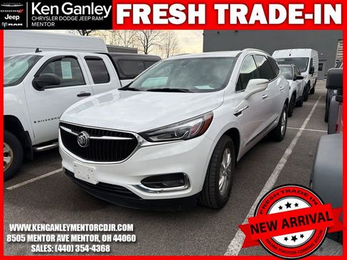 Used 2018 Buick Enclave Essence image 3