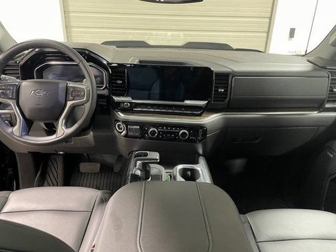 Used 2024 Chevrolet Silverado 1500 LT Trail Boss w/ Convenience Package II AWD/4WD image 13