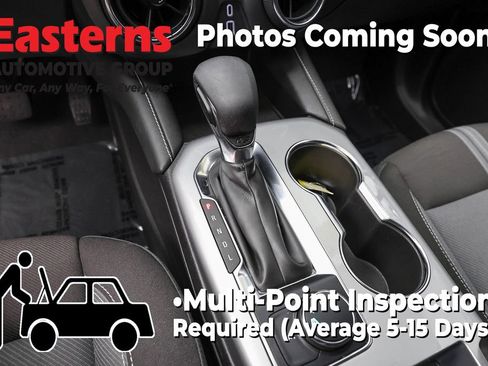 Used 2025 Chevrolet Blazer LT FWD image 13