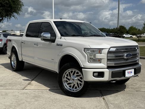 Used 2017 Ford F150 Platinum w/ Equipment Group 701A Luxury image 2
