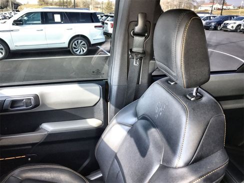 Used 2022 Ford Bronco Badlands image 23