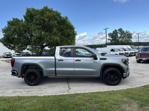 Used 2023 GMC Sierra 1500 Pro w/ Graphite Edition AWD/4WD image 5