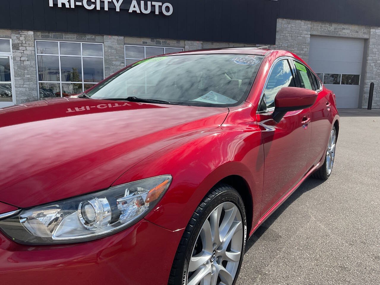 Used 2015 MAZDA MAZDA6 Touring w/ Touring Technology Package FWD image 2