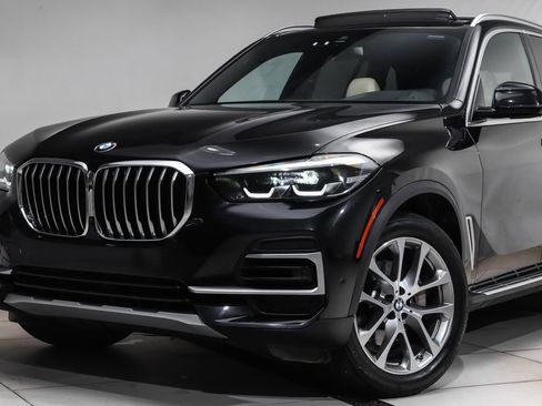 Used 2022 BMW X5 xDrive40i w/ Premium Package AWD/4WD image 2