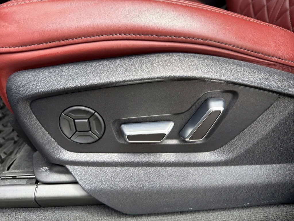 Used 2024 Audi SQ7 Premium Plus AWD/4WD image 17