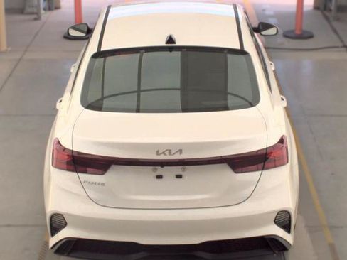 Used 2024 Kia Forte LXS FWD image 5