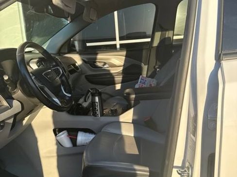 Used 2022 GMC Terrain SLT AWD/4WD image 5