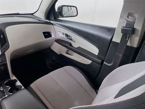 Used 2017 Chevrolet Equinox LT w/ Convenience Package image 24