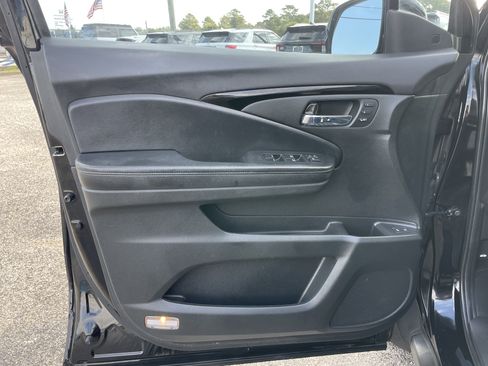 Used 2020 Honda Pilot Touring image 12