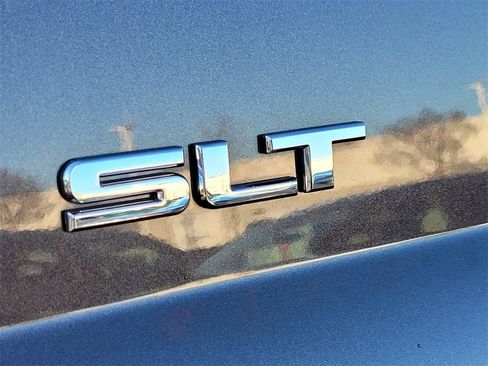 Used 2018 GMC Yukon SLT w/ HD Trailering Package image 6