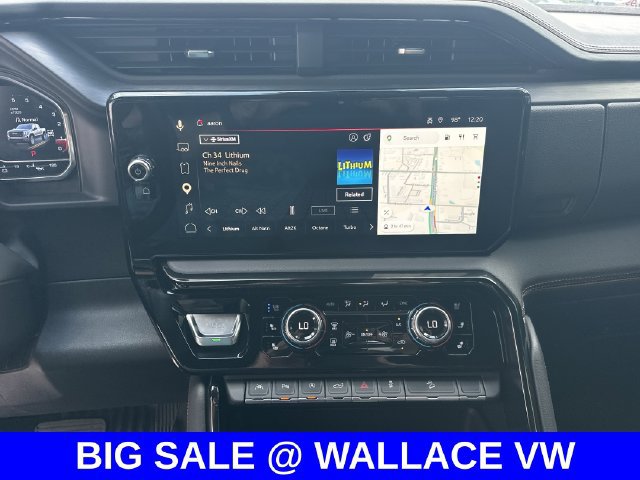 Used 2025 GMC Sierra 1500 AT4 w/ Technology Package AWD/4WD image 16