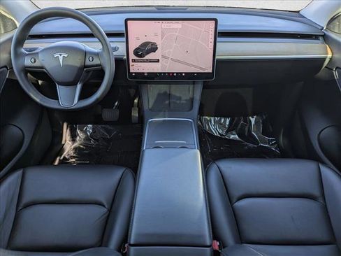 Used 2021 Tesla Model Y Long Range image 18