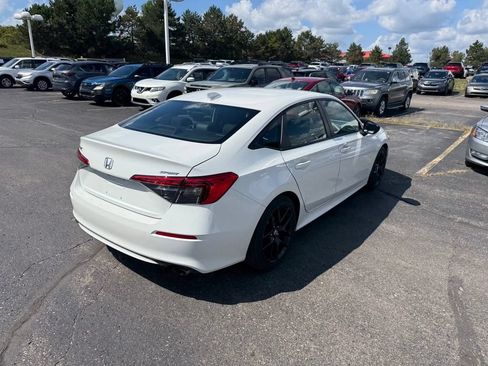 Used 2023 Honda Civic Sport image 3