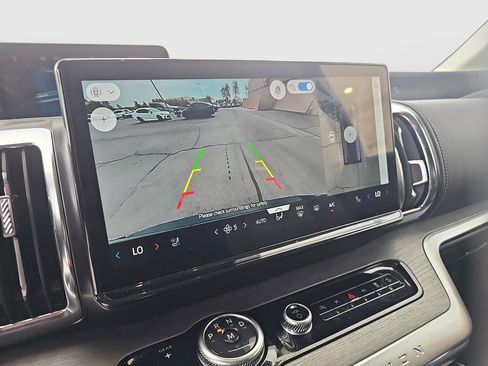 Used 2025 Ford Expedition Max Platinum w/ Driver's Package image 14