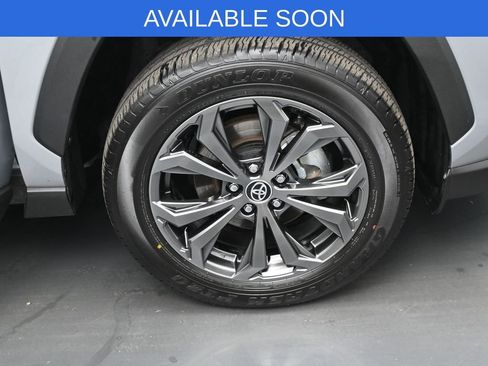 Used 2025 Toyota RAV4 XLE Premium image 37