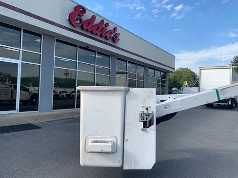 Used 2017 Ford F550 4x4 Regular Cab Super Duty image 54
