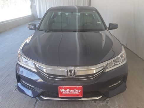 Used 2016 Honda Accord EX image 3