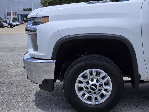 Used 2023 Chevrolet Silverado 2500 LT w/ Fleet Comfort Package AWD/4WD image 8