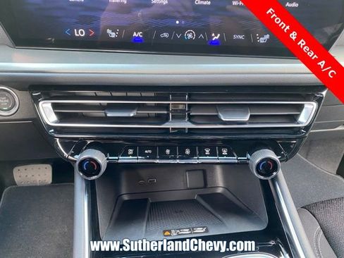 New 2026 Chevrolet Traverse LT image 32